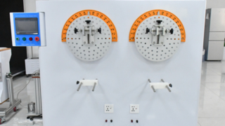 Geräte zum Testen der Netzkabelflexibilität für nicht lösbare Stecker und Steckdosen
